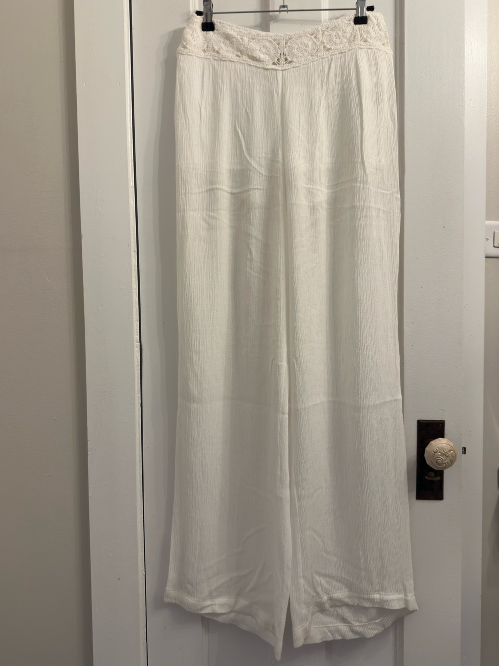 No Boundaries white wide leg pants